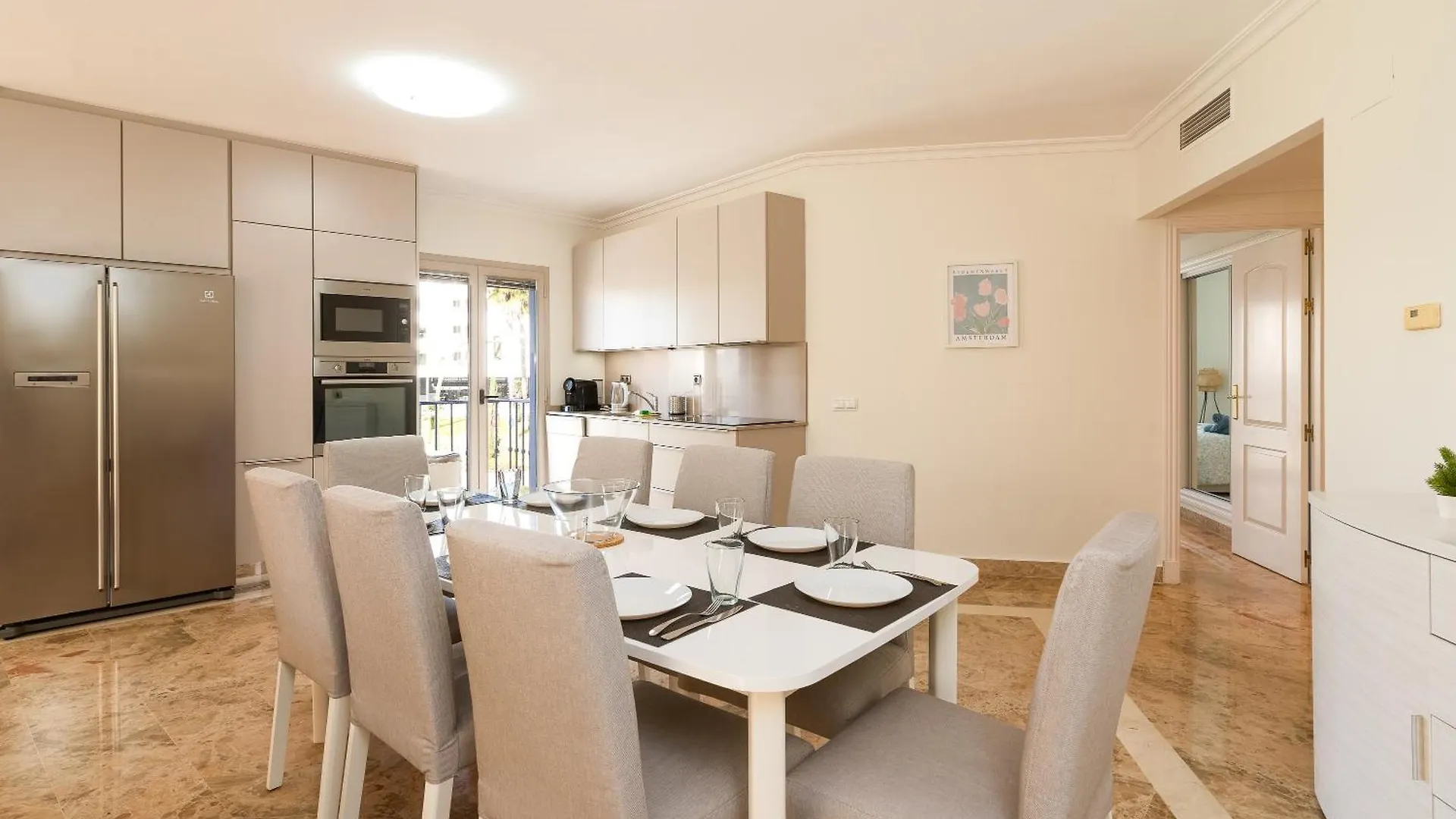 Spacious Four Bedroom Apartment In San Pedro ماربيا